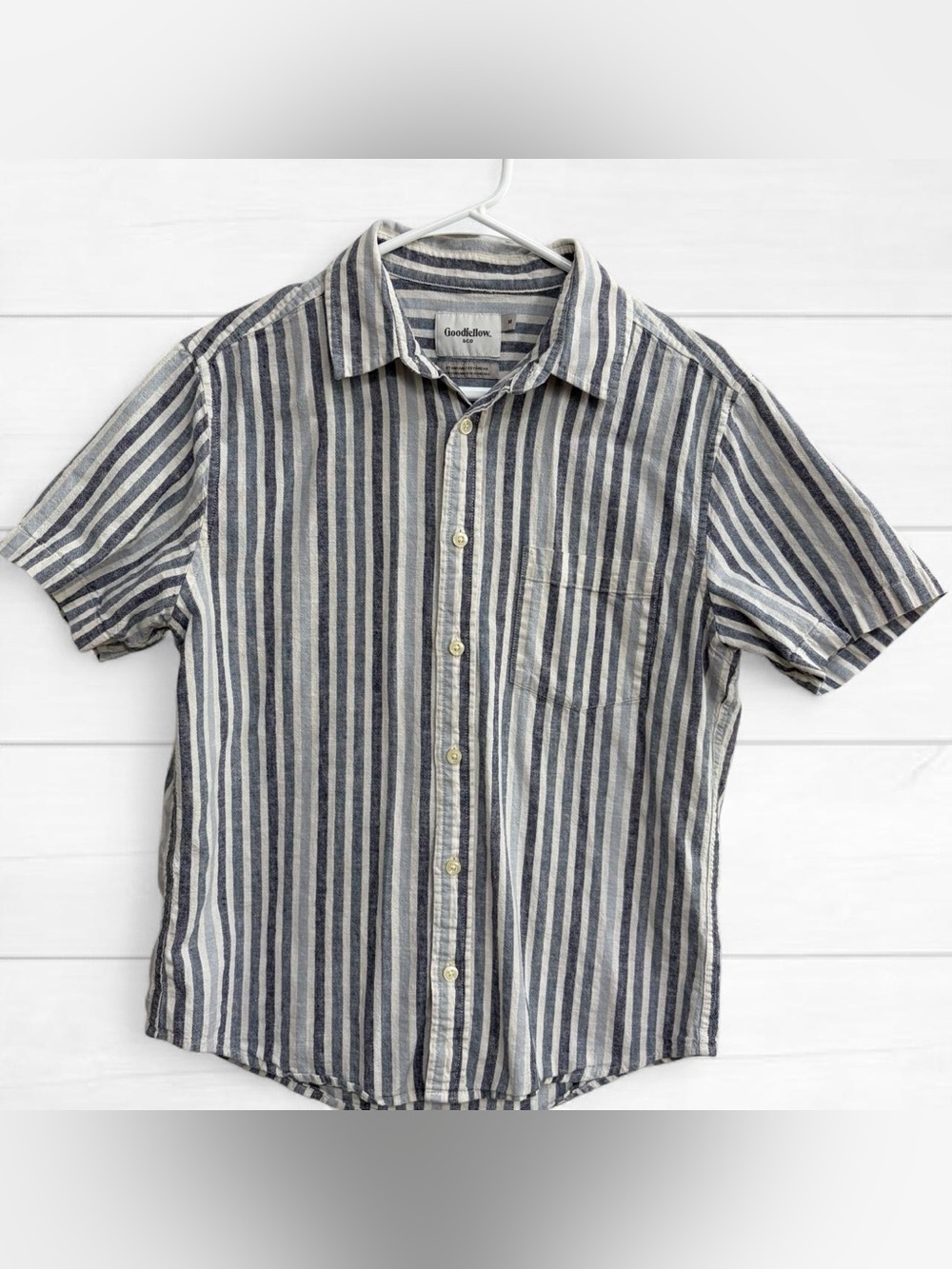 Goodfellow & Co Short-Sleeve Vertical Stripe Button-Up in Navy and White